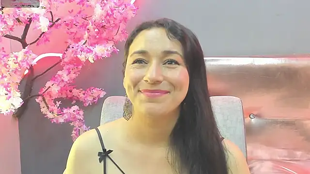 Snapshot of Elizabeth_bennett chatting on July 14, 2:05 am Elizabeth bennett online show from July 14, 2:05 am