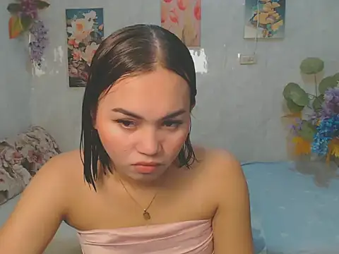 Snapshot of ur_asiankat chatting on May 3, 8:09 am ur asiankat online show from May 3, 8:09 am