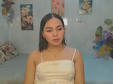 Snapshot of ur_asiankat chatting on May 6, 2:22 pm ur asiankat online show from May 6, 2:22 pm