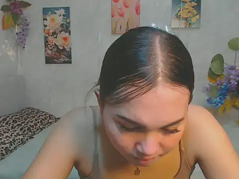 Snapshot of ur_asiankat chatting on May 14, 3:24 am ur asiankat online show from May 14, 3:24 am