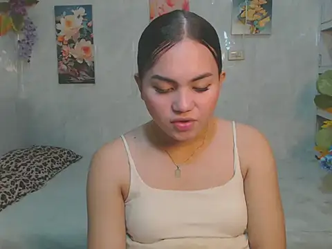 Snapshot of ur_asiankat chatting on May 15, 4:52 am ur asiankat online show from May 15, 4:52 am