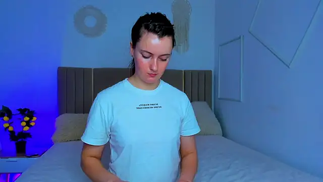 Cutie blushh online show from May 27, 12:13 pm