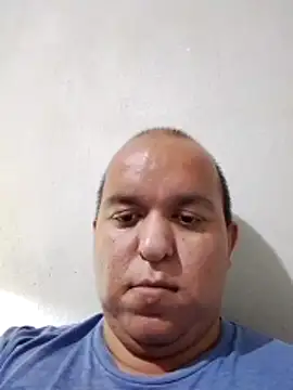 Snapshot of Bryan9827 chatting on May 2, 6:29 am Bryan9827 online show from May 2, 6:29 am