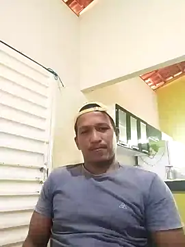 Snapshot of casado8659 chatting on June 25, 11:15 am casado8659 online show from June 25, 11:15 am