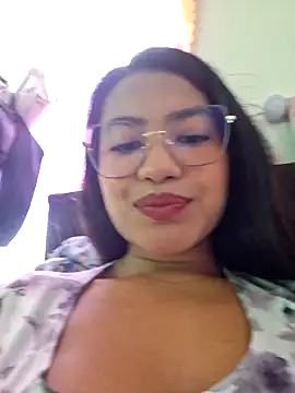 Hot Sophy  online show from May 9, 12:10 pm
