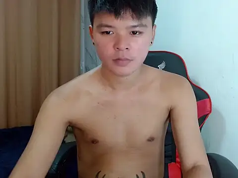 Snapshot of yourhotasiandoms chatting on June 23, 2:53 am yourhotasiandoms online show from June 23, 2:53 am