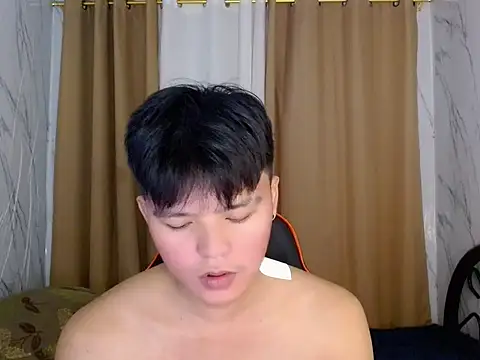Snapshot of yourhotasiandoms chatting on July 15, 7:02 am yourhotasiandoms online show from July 15, 7:02 am