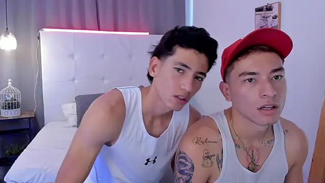 Snapshot of Alejo-and-Thiago chatting on May 1, 3:38 pm Alejo-and-Thiago online show from May 1, 3:38 pm