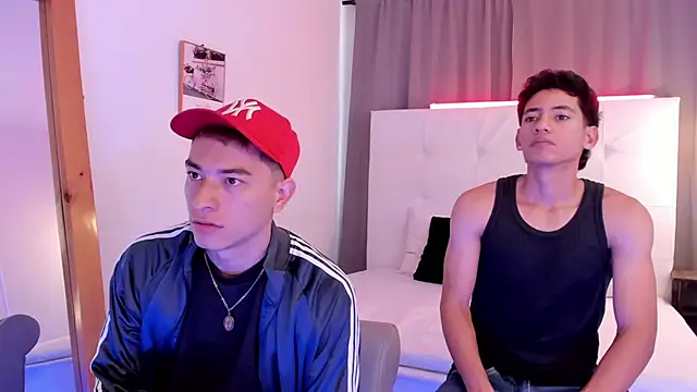 Snapshot of Alejo-and-Thiago chatting on May 3, 1:17 pm Alejo-and-Thiago online show from May 3, 1:17 pm