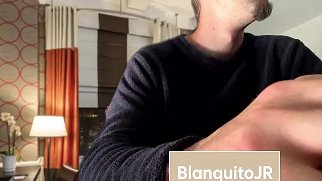 Snapshot of Alexitoonene chatting on May 20, 10:32 am Alexitoonene online show from May 20, 10:32 am