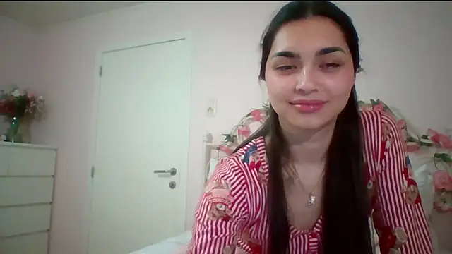 yourbella37 online show from May 13, 7:55 pm