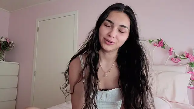 yourbella37 online show from June 28, 4:35 pm