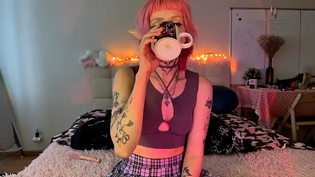 Snapshot of my_pussy_sweet chatting on July 6, 6:43 pm my pussy sweet online show from July 6, 6:43 pm
