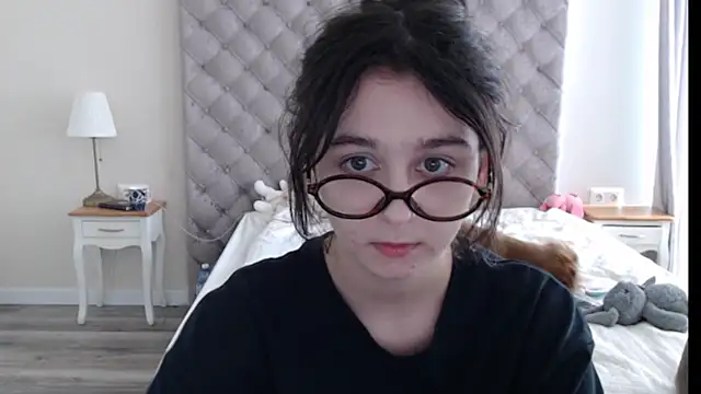 cute lilia online show from May 25, 9:26 am