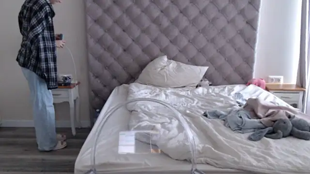 cute lilia online show from May 26, 5:36 am