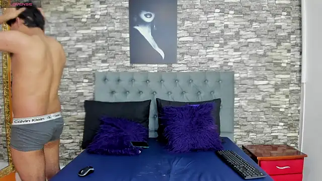 Snapshot of jhoan_evanss chatting on May 9, 11:37 am jhoan evanss online show from May 9, 11:37 am