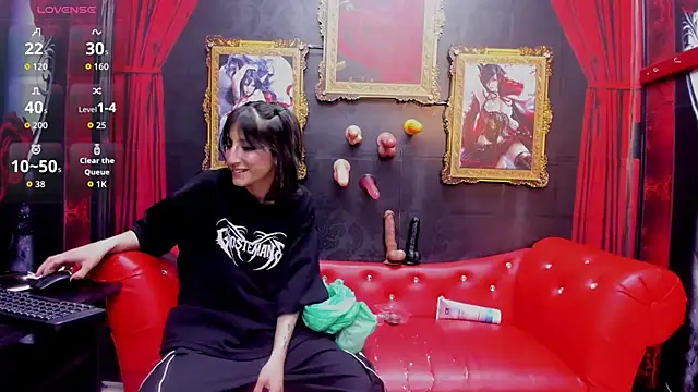 Evelin Hellsing online show from July 7, 11:53 pm
