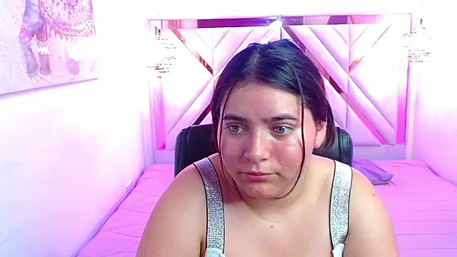 Snapshot of Laurha_ chatting on May 15, 7:54 pm Laurha online show from May 15, 7:54 pm