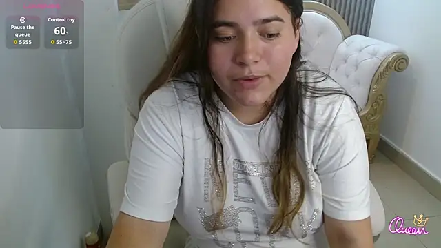 Snapshot of Laurha_ chatting on May 21, 7:43 pm Laurha online show from May 21, 7:43 pm