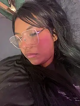 naomifox  online show from May 16, 10:36 am