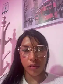 naomifox  online show from May 28, 7:33 pm