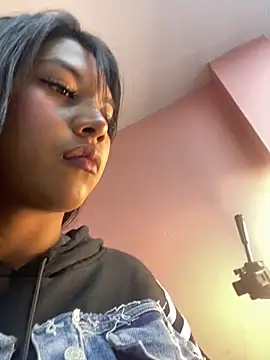 naomifox  online show from June 3, 3:09 am