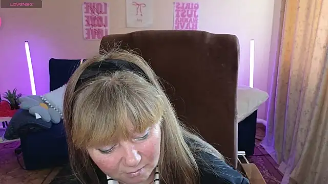 Melania Cook online show from May 16, 10:36 am