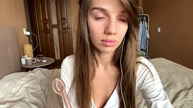Snapshot of TrishIsaac chatting on May 21, 5:58 am TrishIsaac online show from May 21, 5:58 am