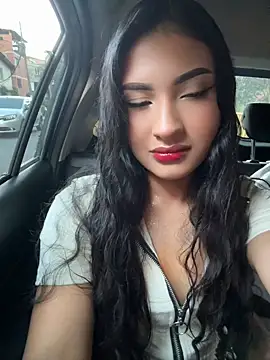 Snapshot of SabrinaX_X chatting on May 24, 10:48 pm SabrinaX X online show from May 24, 10:48 pm