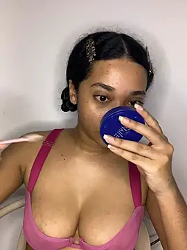  sweetSabrina- online show from May 12, 8:06 pm