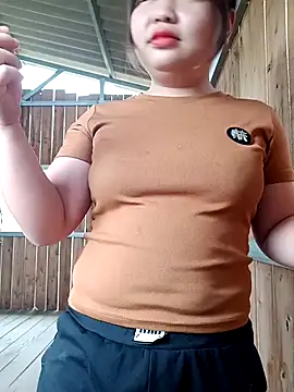 Snapshot of Lily_Henry chatting on May 1, 7:46 am Lily Henry online show from May 1, 7:46 am