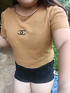 Lily Henry online show from July 2, 11:33 pm