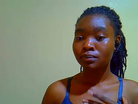 Snapshot of Afrikana5 chatting on May 19, 11:33 pm Afrikana5 online show from May 19, 11:33 pm