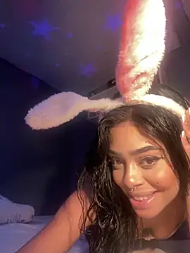Snapshot of Anna_Brucy chatting on May 1, 9:19 pm Anna Brucy online show from May 1, 9:19 pm