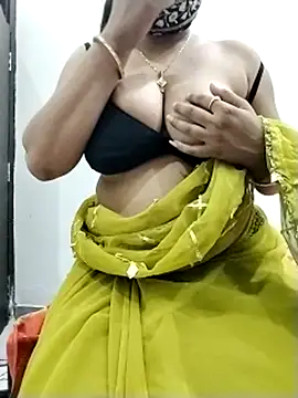 Snapshot of sexyy_nidhii chatting on May 9, 12:49 am sexyy nidhii online show from May 9, 12:49 am