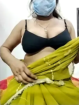 Snapshot of sexyy_nidhii chatting on May 15, 5:53 pm sexyy nidhii online show from May 15, 5:53 pm