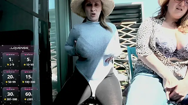 BrinaLovee online show from May 16, 6:43 am