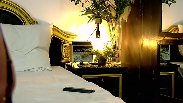 Snapshot of DianaBellaRoze chatting on May 28, 5:10 pm DianaBellaRoze online show from May 28, 5:10 pm