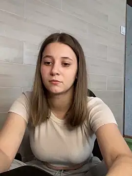 Snapshot of Blossom_Emily chatting on May 13, 8:01 am Blossom Emily online show from May 13, 8:01 am