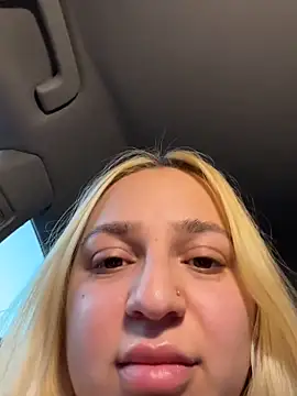 AmandaSnack online show from May 6, 5:40 pm