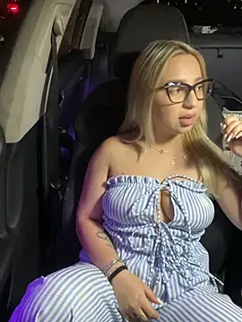 AmandaSnack online show from May 15, 7:43 pm