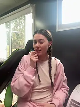 daisycollins online show from May 17, 12:08 am