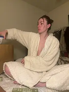 daisycollins online show from May 20, 10:10 am