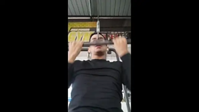 Snapshot of Michel_Salvatore chatting on May 28, 10:40 pm Michel Salvatore online show from May 28, 10:40 pm