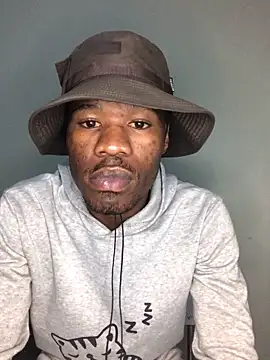 Snapshot of thandolezwe1 chatting on May 6, 4:23 pm thandolezwe1 online show from May 6, 4:23 pm