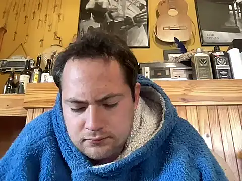 alecsgzz online show from May 17, 1:51 pm