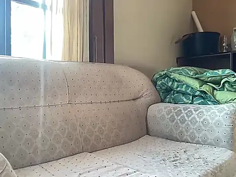 Snapshot of alecsgzz chatting on June 29, 8:53 pm alecsgzz online show from June 29, 8:53 pm