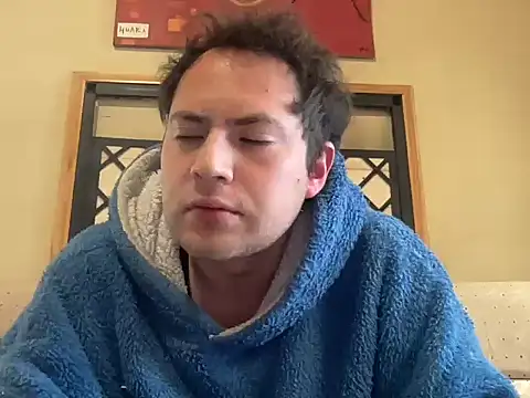 Snapshot of alecsgzz chatting on July 9, 4:11 pm alecsgzz online show from July 9, 4:11 pm