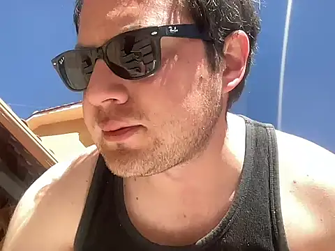 Snapshot of alecsgzz chatting on July 10, 6:10 pm alecsgzz online show from July 10, 6:10 pm