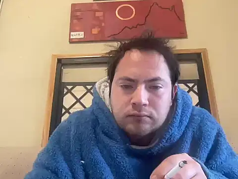 Snapshot of alecsgzz chatting on July 13, 2:42 pm alecsgzz online show from July 13, 2:42 pm